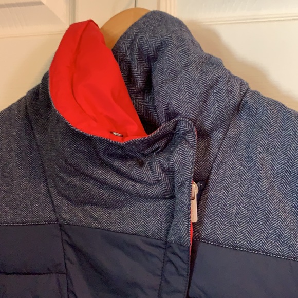 Helly Hansen Jacket - Picture 2 of 2